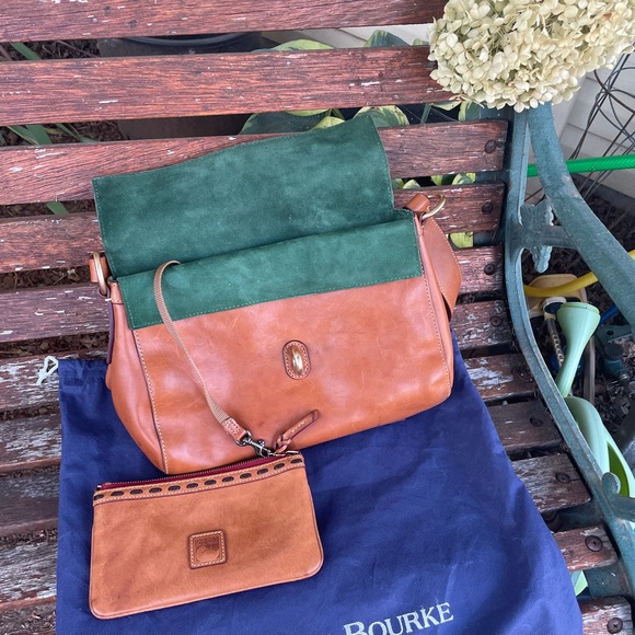 Dooney & Bourke shoulder lock bag - Picture 6 of 7